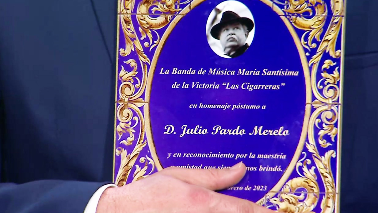 placa de premio póstumo